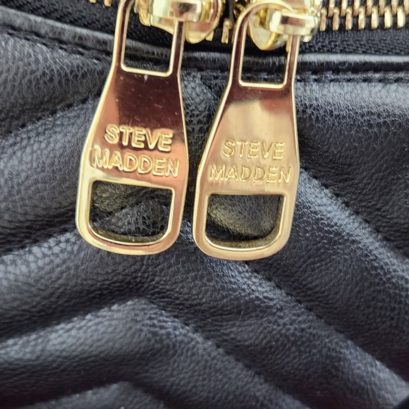 Steve Madden Black Quilted Handbag - Picture 2 of 6